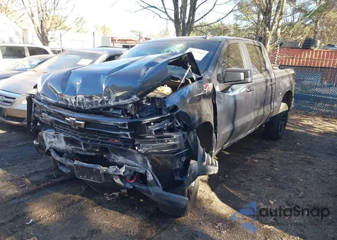 2021 Chevrolet Silverado 1500 4Wd Short Bed Lt Trail Boss z USA, uszkodzony, nr VIN 1GCPYFED0MZ219693